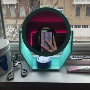 Meet your Posher, Chloe